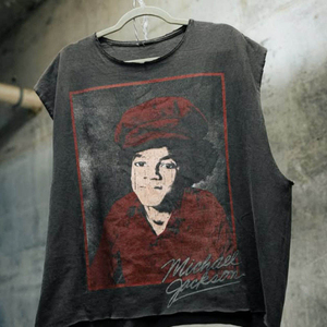 Camiseta sin mangas de algodón 100% puro de alto gramaje con cuello redondo, lavado ácido y gráfico desgastado, estilo holgado para gimnasio y verano. - Product Image 4