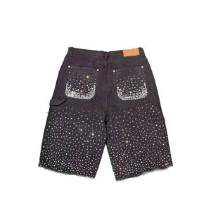 Pantalones cortos de tela vaquera unisex sunfade Allover con pedrería para hombre - Product Image 2