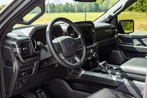 Ford F-150 XLT 4x4 2023, V8 suralimenté, modifications de performance, pack utilitaire pour la benne, à suivre - Product Image 5