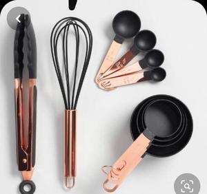 Couverts en acier inoxydable avec finition dorée ajoutant une déclaration de luxe étincelante à votre collection de vaisselle - Product Image 2