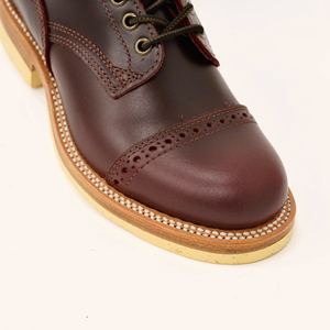 Bottes de moto en cuir marron personnalisées de haute qualité pour hommes avec finition haut de gamme, semelle durable, protection et confort de conduite - Product Image 6