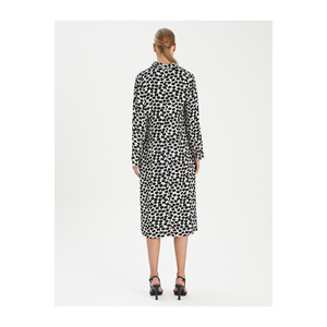 Robe mi-longue décontractée BGN avec détails de col en viscose Modèle W24D292 - Product Image 6