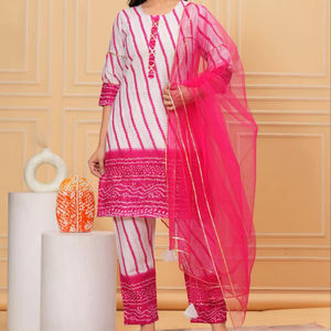 Conjunto de Kurta de rayón con estampado Floral para mujer, cuello hasta la rodilla, mangas 3/4 con pantalón y tejido Dupatta, lavable para salidas informales - Product Image 1