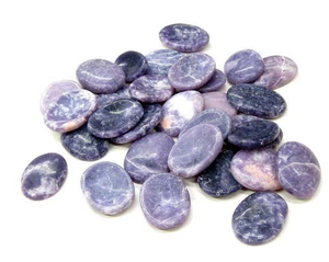 Cristal pouce lépidolite guérison naturelle 35x45mm inquiétude poche pierre cristal pouce pierres précieuses cristal Massage Chakra grossiste - Product Image 2