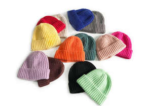 Gorro de Punto Suave y Elástico de Dos Tonos con Puño Enrollado Acanalado, Gorro Unisex Cómodo y Moderno para Clima Frío - Product Image 2