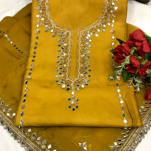 Trajes sin costuras bordados a mano de diseñador moderno Ropa india y pakistaní - Product Image 1