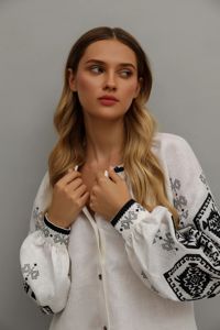 Blusa de algodón de verano informal con bordado negro de manga larga tejido de popelina Top rumano Vintage para traje de verano favorable - Product Image 4