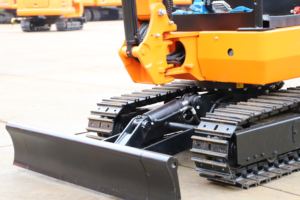 Mini-excavatrice LG6020 G4 avec flèche pivotante |   Largeur de voie rétractable |   Diesel 20 CV |   pour les espaces extrêmement étroits - Product Image 3