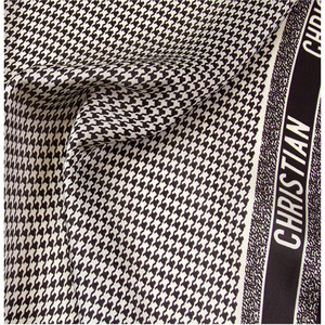 Nouveau luxe dernier concepteur imprimé fleuri foulard en soie pour les femmes carré foulard en soie Bandana multifonction foulard - Product Image 4