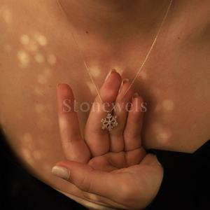 Joyería fina Colgantes y dijes de oro blanco Diseño de copo de nieve Diamante Zircon Moissanite Lab Grown/Piedras naturales Naturaleza estudiada - Product Image 4