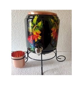 Distributeur d'eau en cuivre andmade avec un design martelé artistique parfait pour les restaurants studios de yoga favorisant le bien-être - Product Image 2