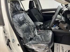 Toyota Hilux Surf d'occasion avec boîte de vitesses automatique à carburant diesel Norme d'émission Euro 5 - Product Image 4