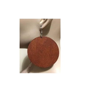 Boucles d'oreilles en bois naturel creux et taille personnalisée prix bon marché et forme ronde et échantillon gratuit de petite taille - Product Image 5