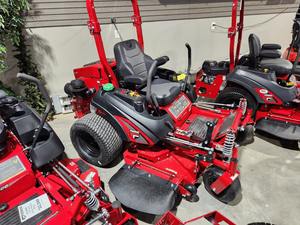 Tondeuse à gazon à rayon de braquage zéro de qualité commerciale Ferris de 72 pouces, moteur à essence 2 temps, tracteur robuste, équipement de jardin de qualité supérieure - Product Image 2