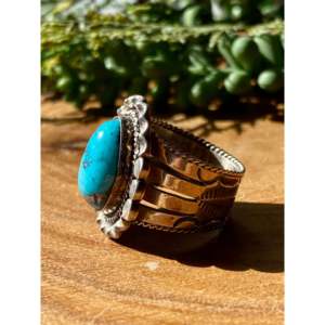 Anillo con Bisel Hecho a Mano por Navajo con Turquesa Kingman, Plata de Ley, Chapado en Oro Rosa de 18K, Talla 9.5, Regalo, Marca Privada 'IS', Licencia - Product Image 4