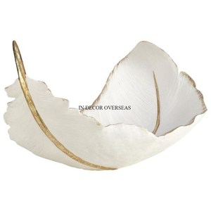 Pièce maîtresse de table en aluminium moulé de couleur blanche enduite de poudre et plaqué or Unique Fancy Leaf Designer Grande forme Bol de service - Product Image 1