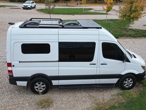 New Outdoor Luxury 4WD Mobile Motorhome Caravan Trailers with <b>Toilet</b> Camper Mini Camper Off Road RV Camper Van <b>for</b> <b>Camping</b>. - Product Image 3