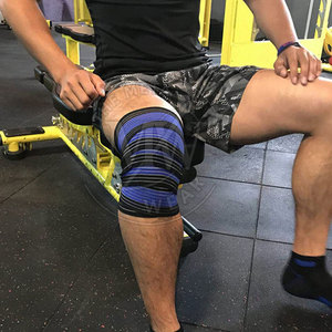 Rodilleras de neopreno de alta calidad superventas, entrenamiento de gimnasia de compresión personalizado para levantamiento de pesas, venta al por mayor - Product Image 6