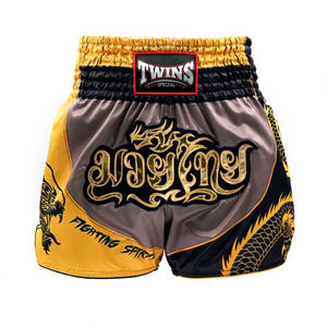 Vêtements d'entraînement de kickboxing sur mesure de haute qualité, shorts de Muay Thai Twins, broderie du logo sur le devant, shorts de combat MMA respirants - Product Image 4