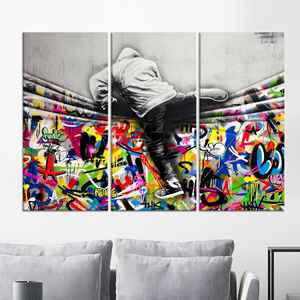 Affiche sur toile imprimée Urban Graffiti Climber, décoration moderne d'art urbain, lot de 3 toiles - Product Image 1
