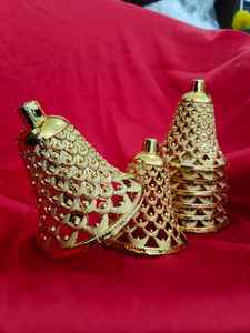 Grandes cloches en plastique dorées pour décorations de sapin de Noël et de fête, ornements pour mariages et décorations festives indiennes, fournitures artisanales - Product Image 4