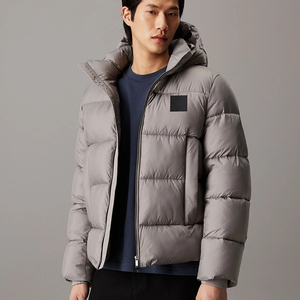 Veste matelassée à capuche pour homme en toile légère de haute qualité avec poches zippées à la taille, design écologique pour l'hiver - Product Image 1
