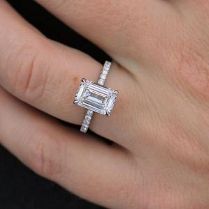 Anillo de diamante cultivado en laboratorio Esmeralda IGI Anillo de diamante creado en laboratorio de oro de 14K para boda y anillo o banda de compromiso - Product Image 2