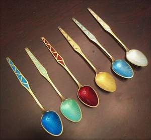 Ensemble de 6 cuillères de mariage en laiton multicolore d'Inde, parfaites pour les restaurants, les hôtels et les événements de mariage. - Product Image 2