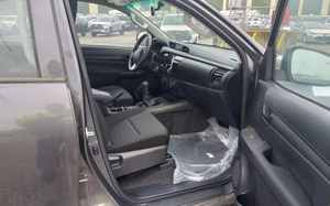 GRAN OFERTA Toyota Hilux Revo Doble Cabina Usada, Camioneta con Motor Turbodiésel de 2.4L - Product Image 2