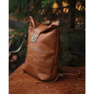 กระเป๋าเป้ผู้หญิงทำจากหนังวัวแท้กว้างขวางน้ำหนักเบาและออกแบบมาสำหรับสิ่งจำเป็นในชีวิตประจำวัน - Product Image 5