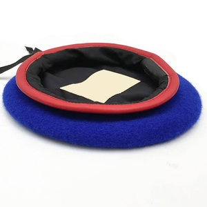 Chapeaux béret traditionnels en tissu doux offrant une apparence professionnelle et un toucher confortable Chapeaux béret à vendre - Product Image 6