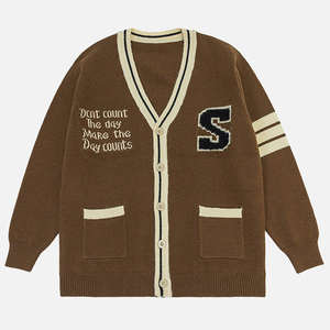 Cardigan en tricot pour homme personnalisé, col en V, boutons, poches, manches longues, mélange de coton, broderie de lettres, motif de cardigan en tricot - Product Image 1