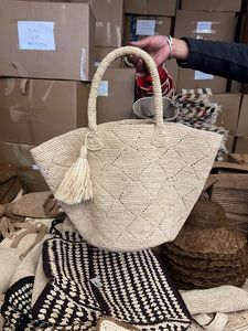 Bolso de Rafia Hecho a Mano con Borlas y Pompones, Diseño de Estrella de Mar y Hojas de Cerezo y Limón, Gran Capacidad, Listo para la Playa - Product Image 5