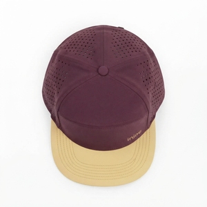Gorra Deportiva de 7 Paneles con Cierre a Presión, Color Borgoña con Visera Amarilla, Tela Transpirable con Orificios Cortados con Láser, Unisex, Casual, Primavera Verano - Product Image 6