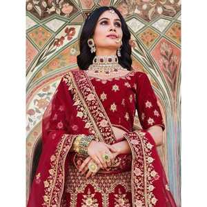 Encantador Lehenga Choli de Terciopelo Color Granate para Novia, Vestidos de Novia - Product Image 4