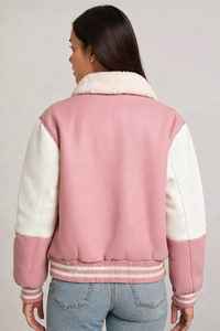 Chaquetas universitarias de alta calidad para mujer, hechas a medida y al por mayor, con capucha negra y dorada, forro de viscosa, color sólido, sin estampado - Product Image 4