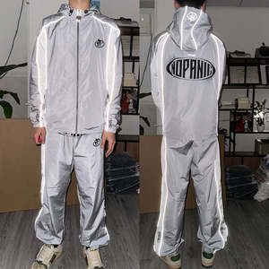 ชุดวอร์มผ้าไนลอนเสื้อมีฮู้ดและกางเกงวอร์มคอกลมสำหรับผู้ชาย - Product Image 4