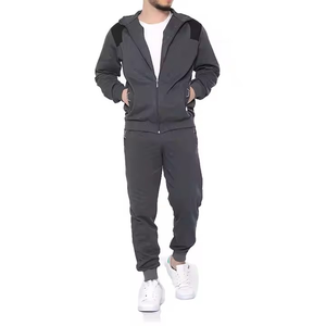 Nouveau Survêtements coupe-vent avec logo brodé et fermeture éclair en polyester respirant survêtements pour hommes - Product Image 2