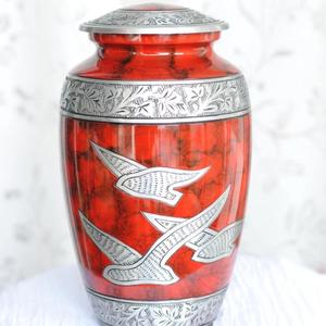 Nouvel arrivage Urne de crémation et souvenirs Bande décorative sculptée Souvenir funéraire Cendres Urne Premium Pure de l'exportateur indien - Product Image 4