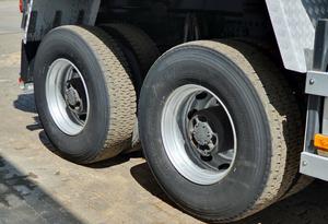 Camión Vol-vo FMX 2015 con Motor Euro 5, Tracción 8x4 y Capacidad de Carga de 30T - Product Image 4