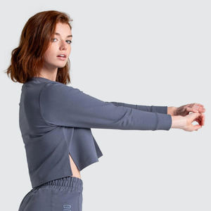 เสื้อสเวตเชิ้ตโยคะแบบสวมหัวสำหรับผู้หญิง ผ้าถักลายปัก สีพื้น หลายสี มีโลโก้ด้านหน้า - Product Image 3