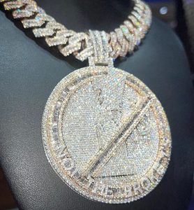 Anillo de Plata de Ley Chapado en Oro con Incrustaciones de Moissanita VVS con Corte Baguette y Diseño Único Personalizado, Estilo Hip Hop de Moda para Fiestas - Product Image 1