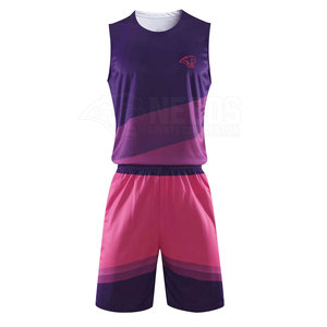 Ensemble d'uniformes de basketball pour hommes grandes tailles, best-seller, haute qualité, léger, séchage rapide, polyester respirant 220g, logo personnalisé - Product Image 1
