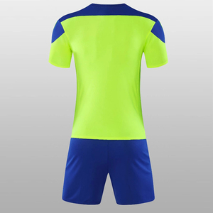 Ropa deportiva de fútbol de poliéster 100% personalizable de alta calidad, ligera, transpirable, de secado rápido, completamente sublimada, para hombres y adultos - Product Image 3
