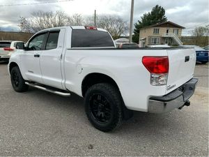 รถกระบะหรู GCC Tundra ปี 2013 มือสอง ระบบขับเคลื่อนสี่ล้อ เบาะหนัง ระบบควบคุมความเร็วอัตโนมัติ ระบบควบคุมความเร็วคงที่ สีขาว เกียร์อัตโนมัติ กล้องมองหลัง 360 องศา ไฟหน้า LED - Product Image 3