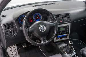 VOLKSWAGEN R32 2004 d'occasion, conduite à gauche/droite - Product Image 2