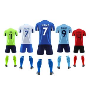 Ensemble d'uniformes de football personnalisés, maillot de football classique, ensembles d'uniformes de football, ensemble de maillots de football, uniforme de football - Product Image 1