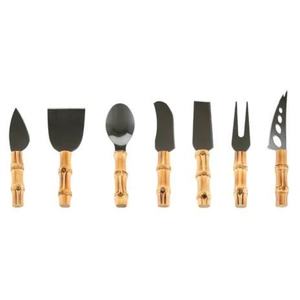 Ensemble d'outils à fromage modernes en acier inoxydable de sept pièces avec finition polie miroir manche en bois de bambou pour servir - Product Image 1