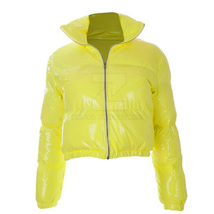 Blousons d'hiver pour femmes respirants et écologiques de haute qualité fabriqués au Pakistan, doublure en coton coupe-vent, personnalisables - Product Image 1