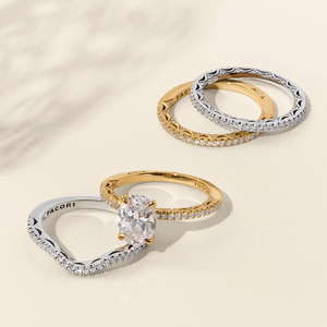 แหวนเพชรมออิสซาไนต์โค้งที่ทันสมัยได้รับการออกแบบใน925สีเงินสเตอร์ลิงสำหรับสวมใส่ในชีวิตประจำวันและงานปาร์ตี้ - Product Image 1